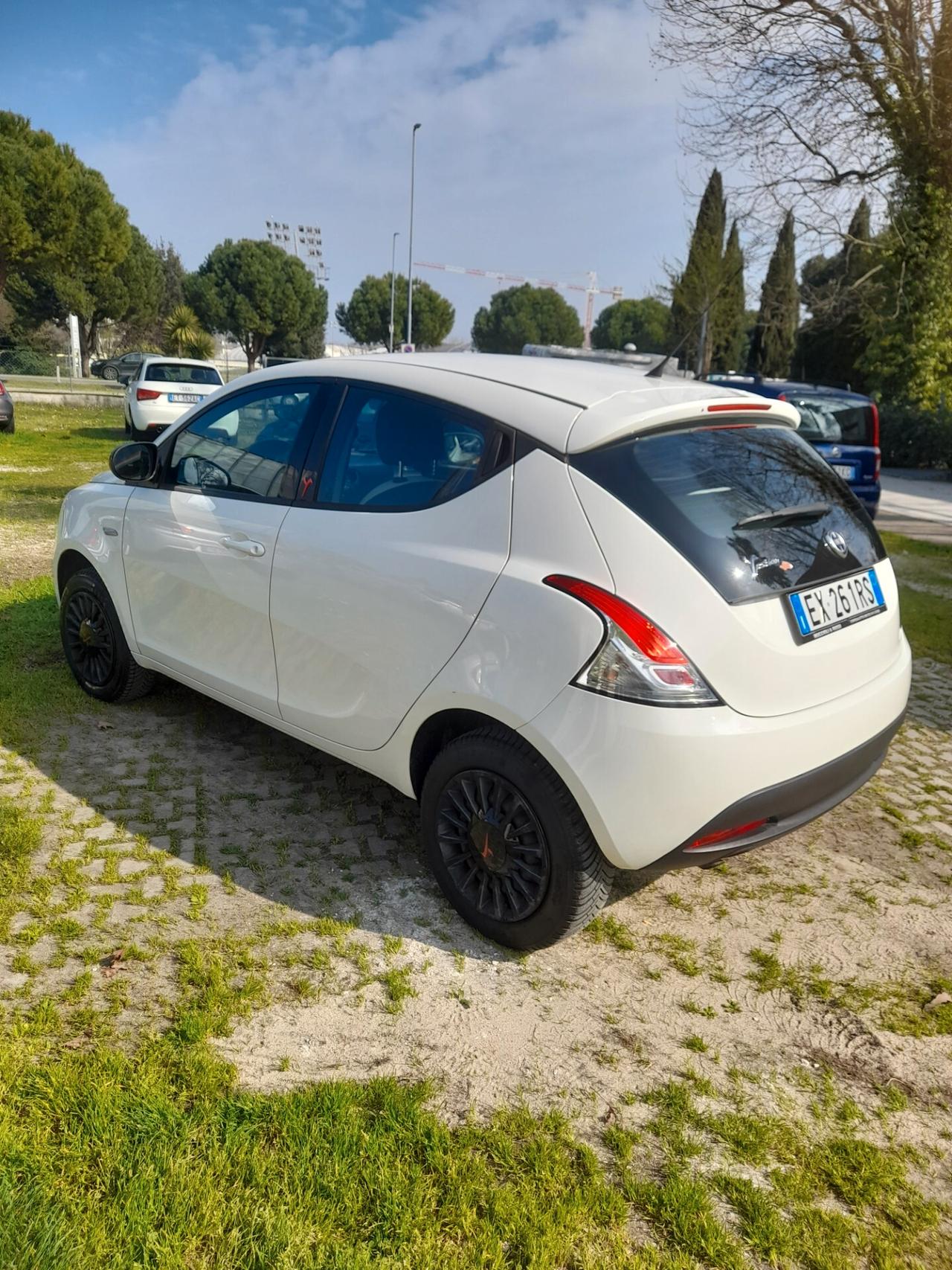 Lancia Ypsilon 0.9 TwinAir 85 CV Metano