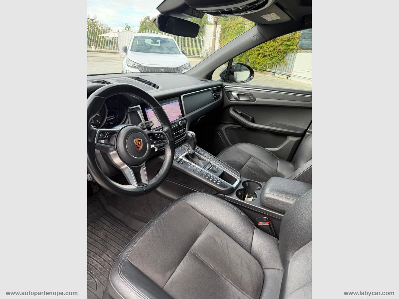 PORSCHE Macan 2.0