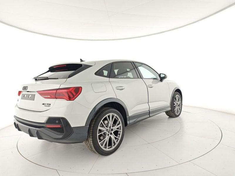 Audi Q3 SPB 40 TDI quattro S tronic Identity Black