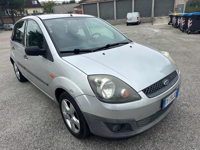 FORD Fiesta 1.4 TDCi 5p. Ghia senza nessun lavoro da fare