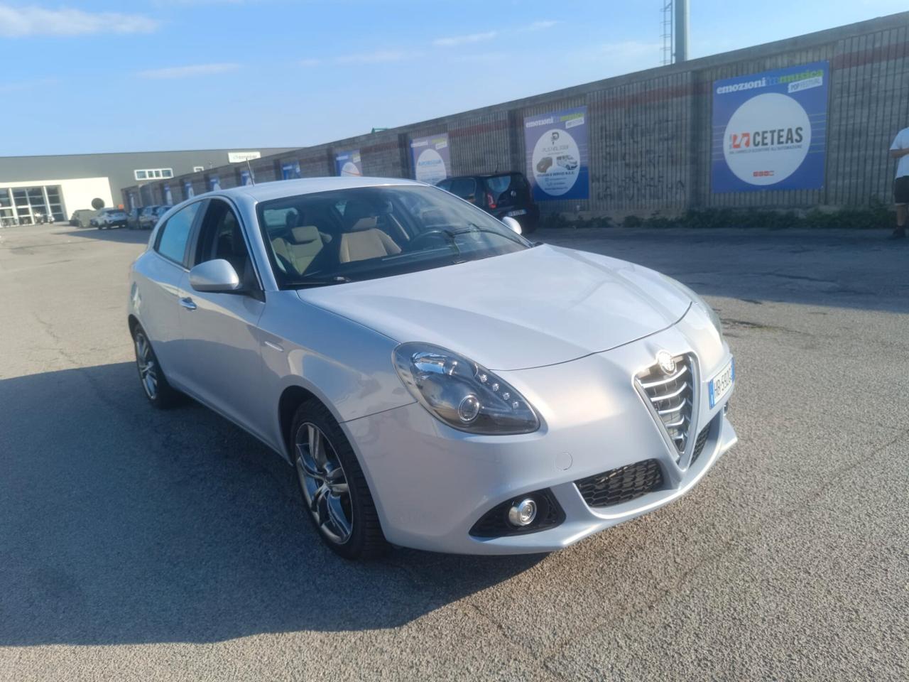 Alfa Giulietta 1.6 JTD 105cv passaggio compreso. .