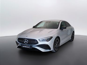 Mercedes-Benz CLA Coupe - C118 2023 - CLA Coupe 200 d AMG Line Premium auto