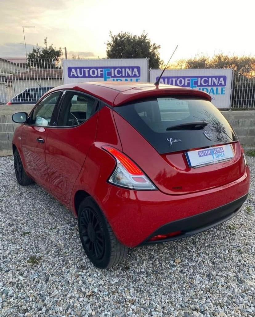 Lancia Ypsilon 1.2 69 CV 5 porte GPL Ecochic Elefantino Blu