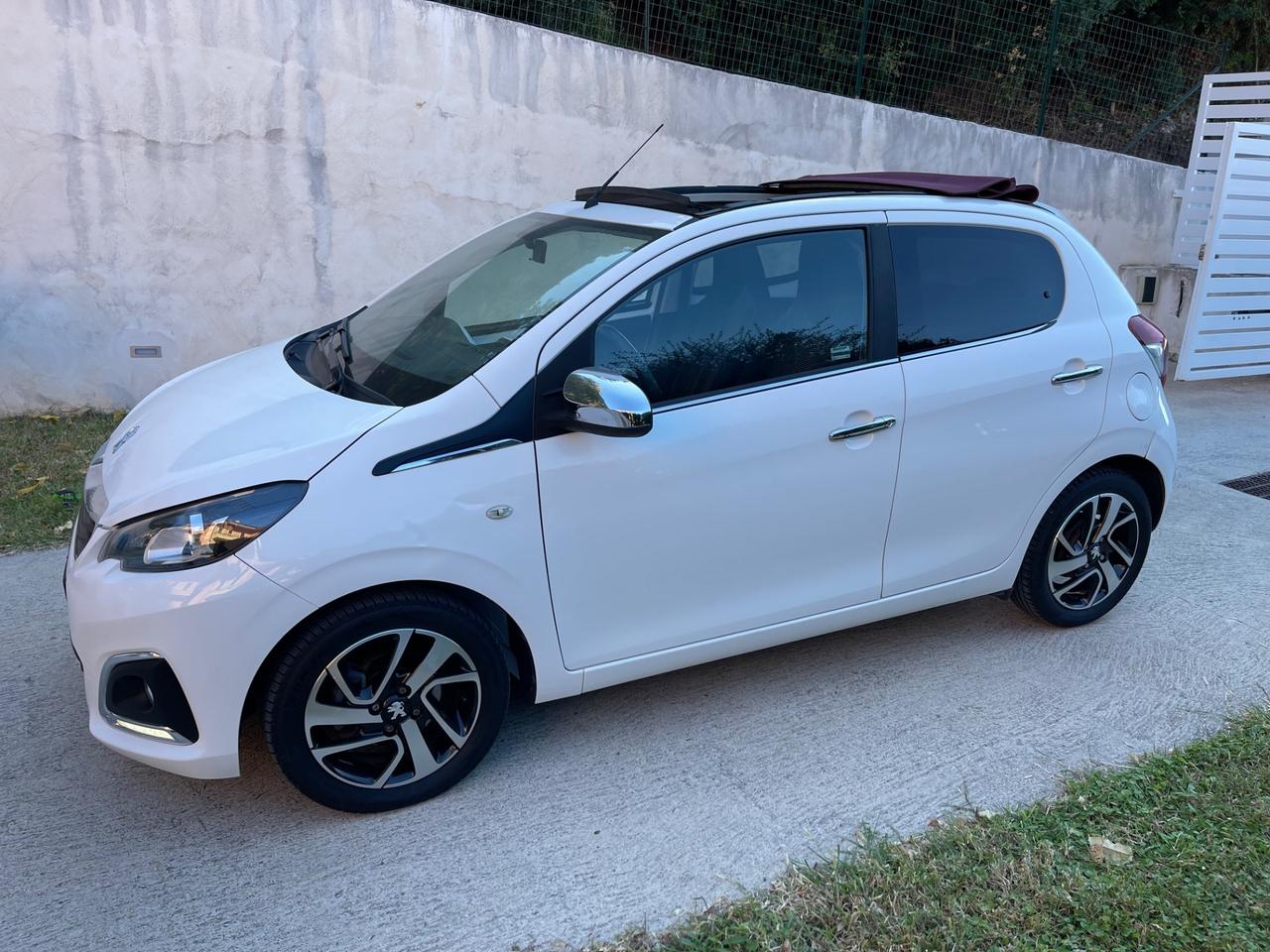 Peugeot 108 PureTech 82 5 porte Allure