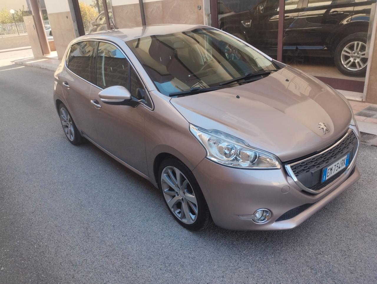 Peugeot 208 1.6 e-HDi 92 CV Stop&Start 5 porte Allure