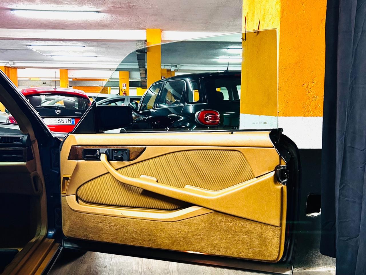 MERCEDES 560 SEC COUPÈ CON 165.412 MIGLIA IN CONDIZIONI DA VETRINA