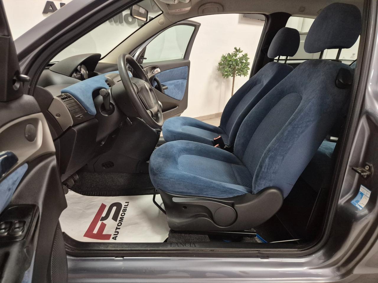 Lancia Ypsilon 1.2 Argento NEOPATENTATI