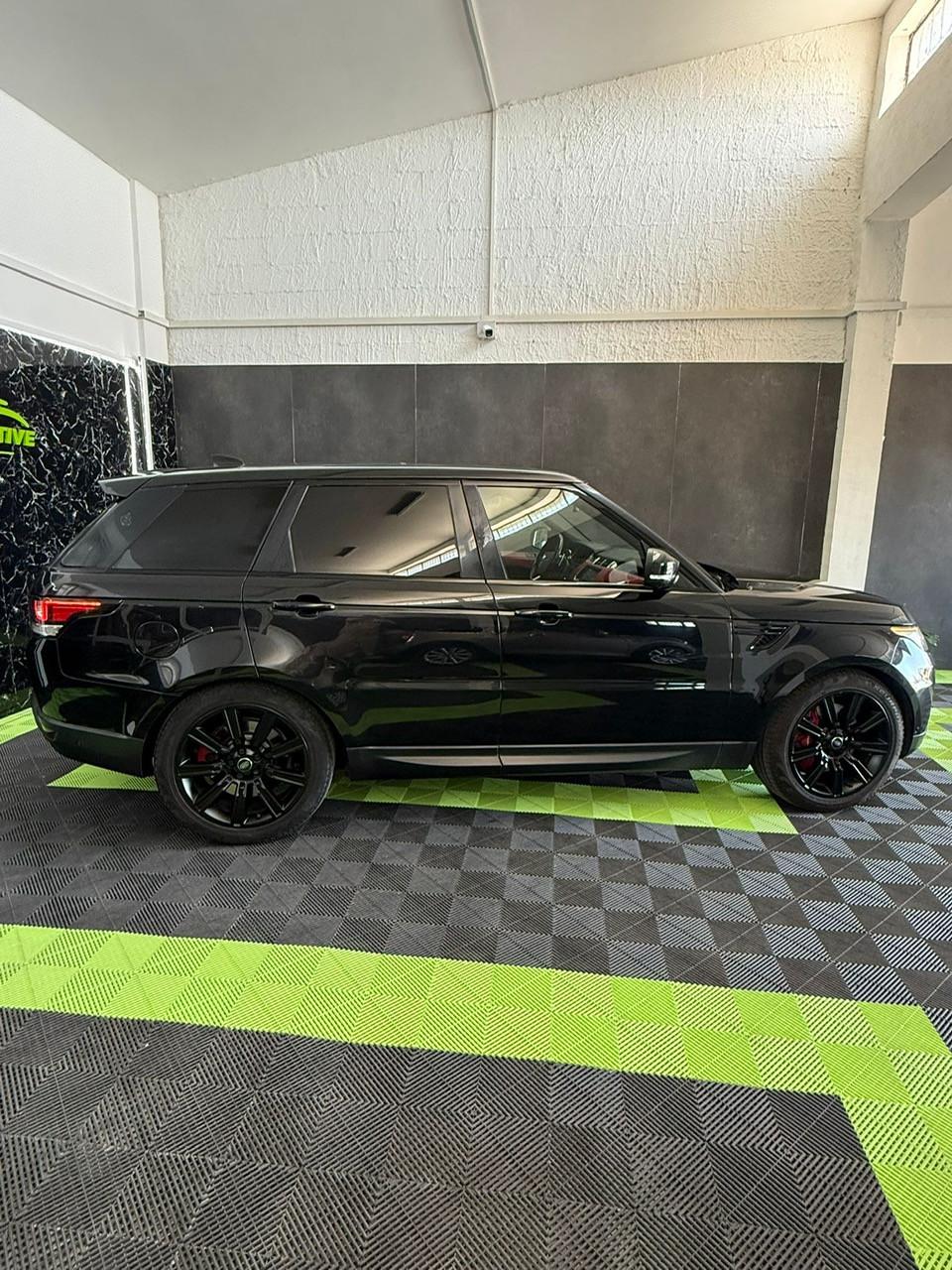 Land Rover Range Rover Sport 3.0 SDV6 HSE DYNAMIC