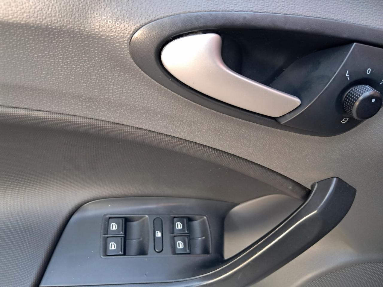 Seat Ibiza 1.4 5 porte Style gpl valido neopatentati