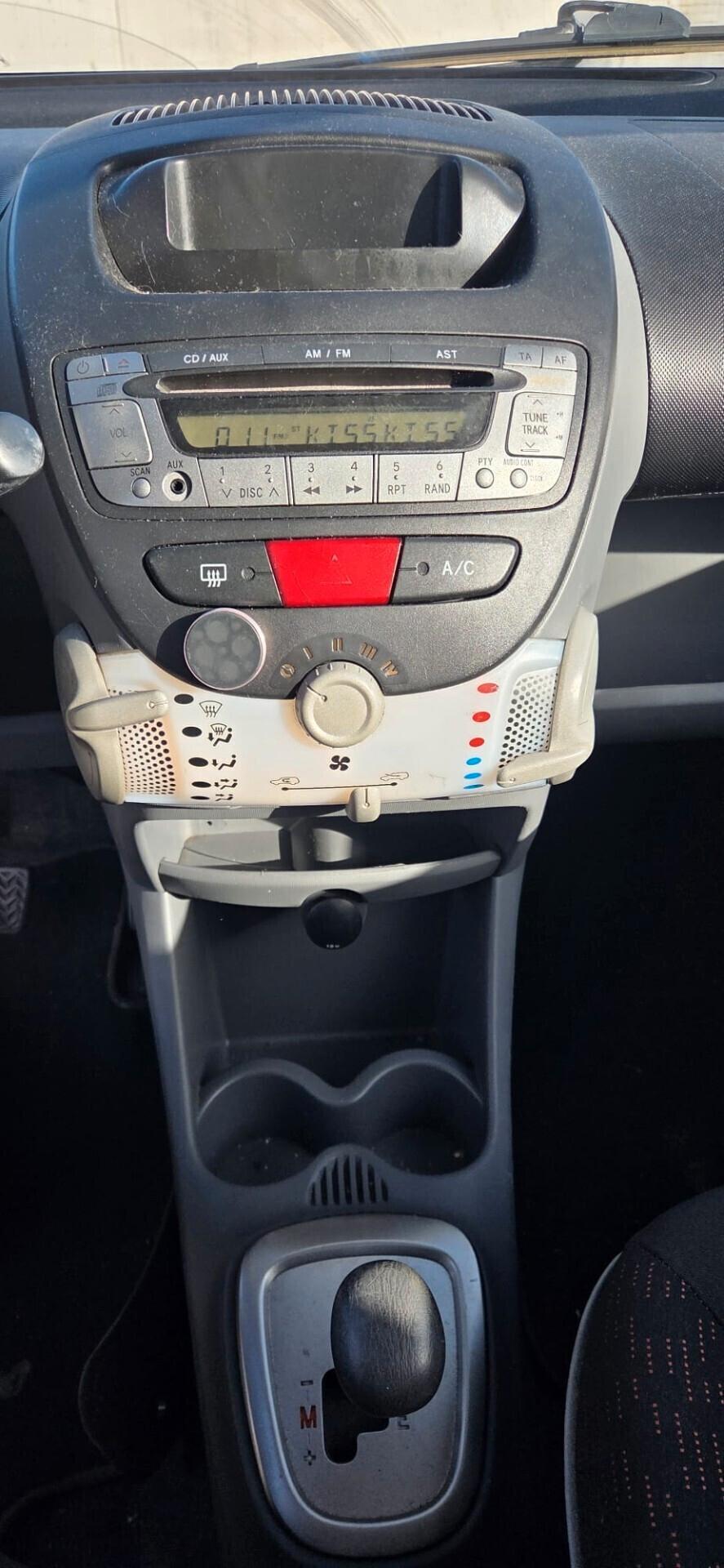 Peugeot 107 1.0 68CV 3p. Sweet Years Allure cambio automatico