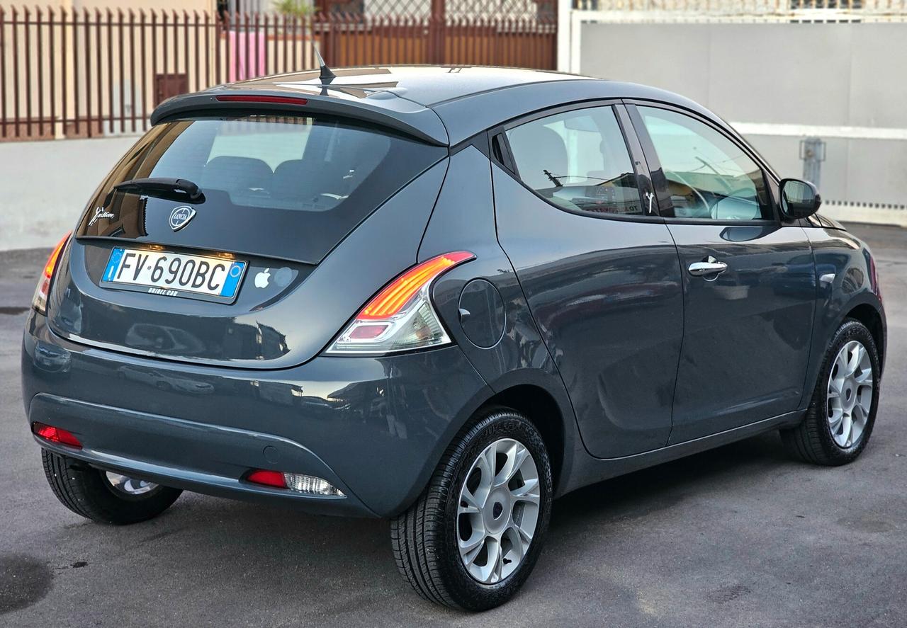 Lancia Ypsilon 0.9 TwinAir 85 CV 5 porte S&S DFN Silver