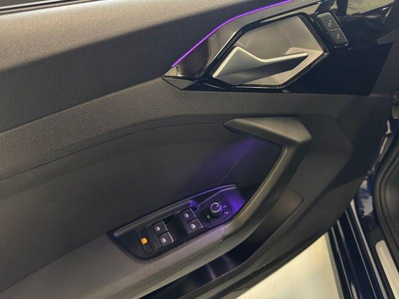 Audi A1 Sportback 30 1.0 tfsi Identity Black 116cv s-tronic