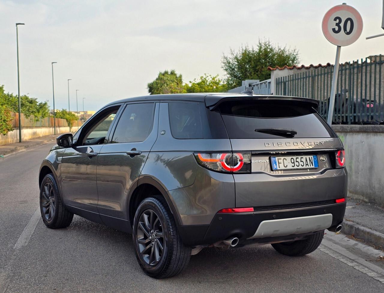 DISCOVERY SPORT 2017 HSE LUXURY PARI AL NUOVO