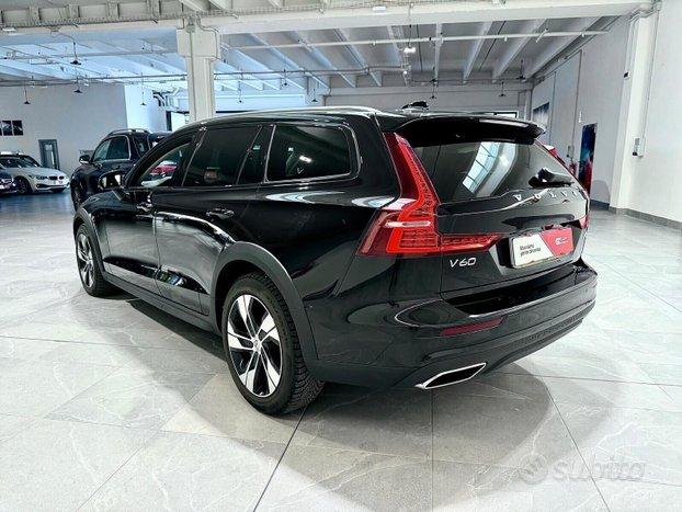 Volvo V60 Cross Country B4 (d) AWD automatico Plus