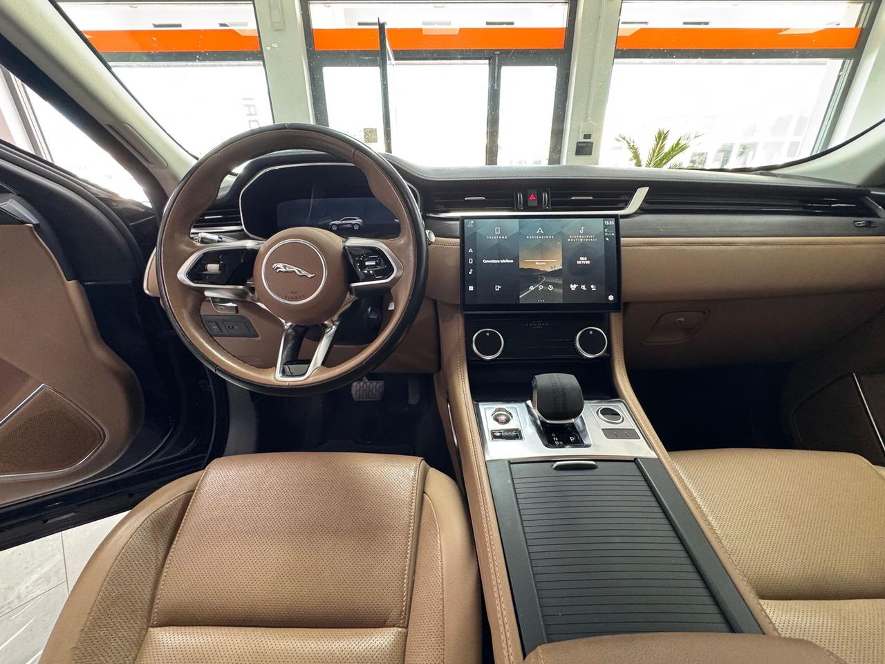 Jaguar F-Pace S D 200 MHEV -- PRESTIGE