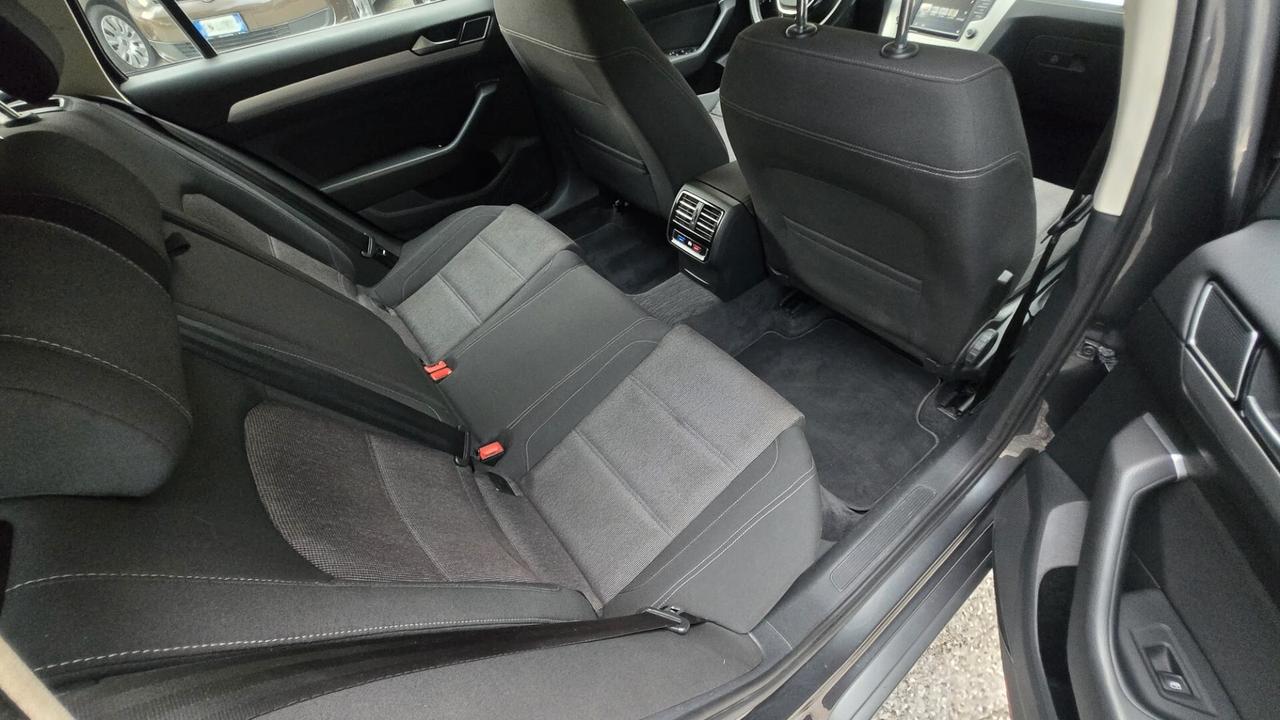Volkswagen Passat Variant 1.6 TDI SCR DSG Business BMT