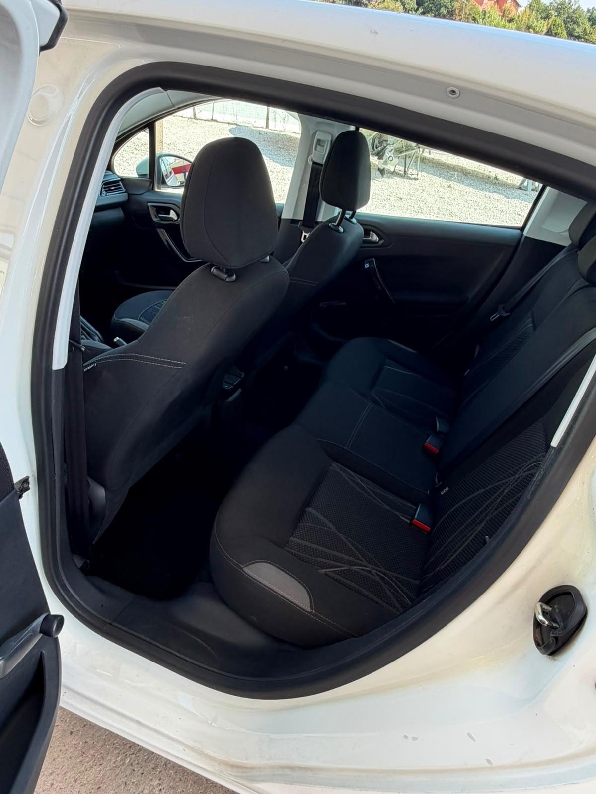 Peugeot 208 PureTech 5 porte Active