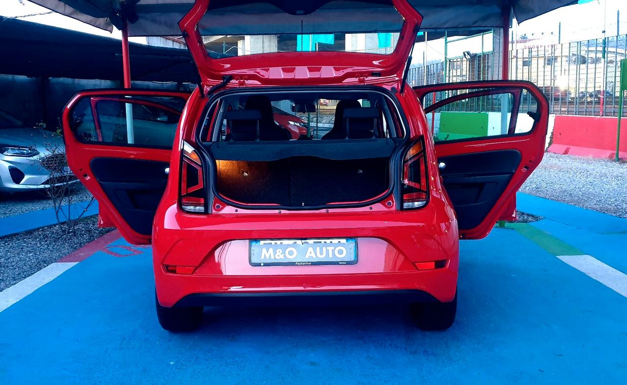 VOLKSWSWAGEN UP 1,0 BENZINA PARI NUOVO KM 19 MILA