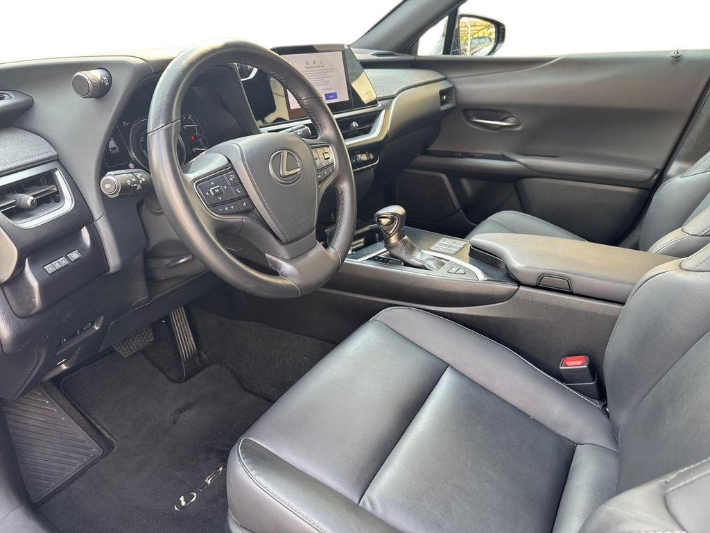 Lexus UX 250h Luxury 2wd cvt