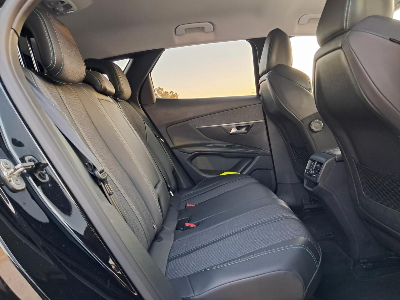 Peugeot 3008 BlueHDi 130cv EAT8 Allure *LED-PELLE-NAVY*