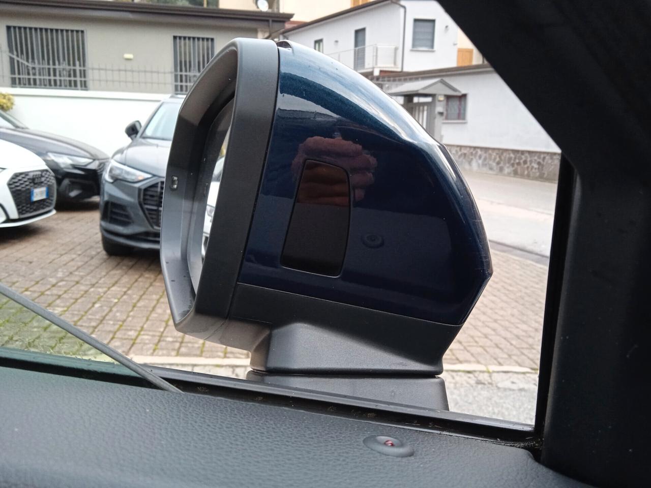 Audi Q3 / 2.0 TDI S tronic Advanced TETTO APRIBILE,