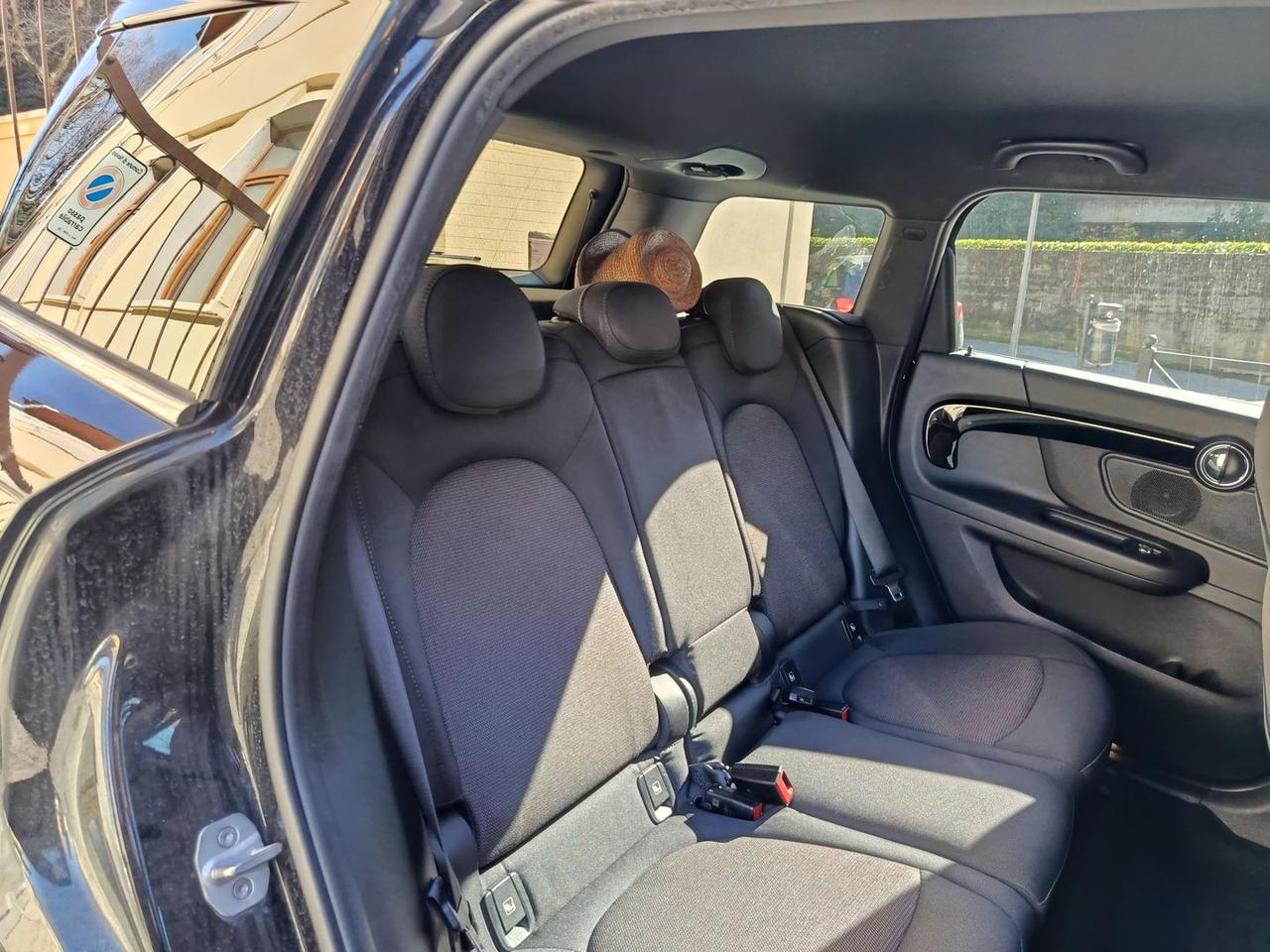 Mini Cooper Countryman Baker Street Edition #9408