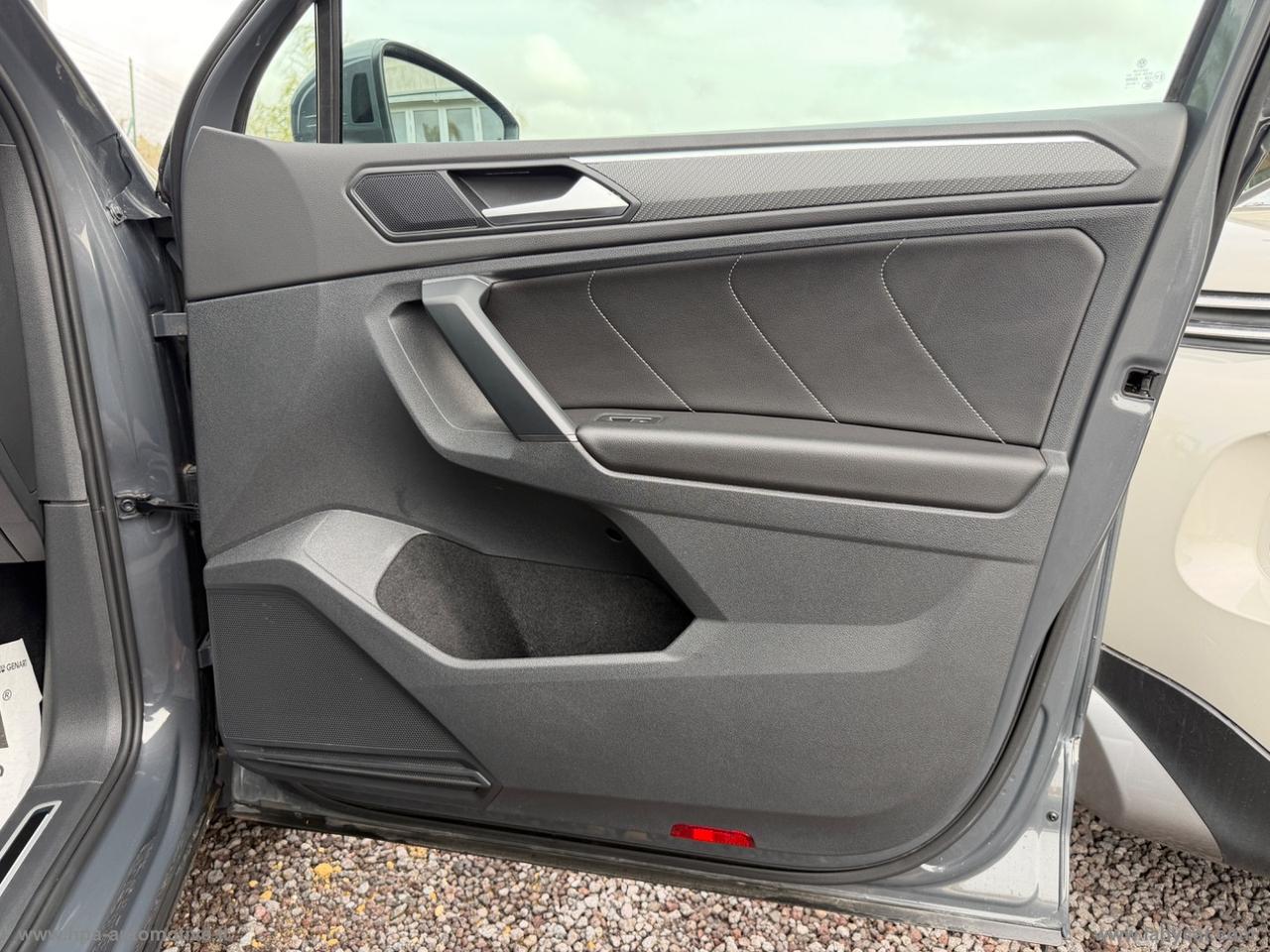 VOLKSWAGEN Tiguan 2.0TDI R-LINE FULL LED NAVI AID ACTIVE INFO DISPLAY PELLE RETROCAMERA