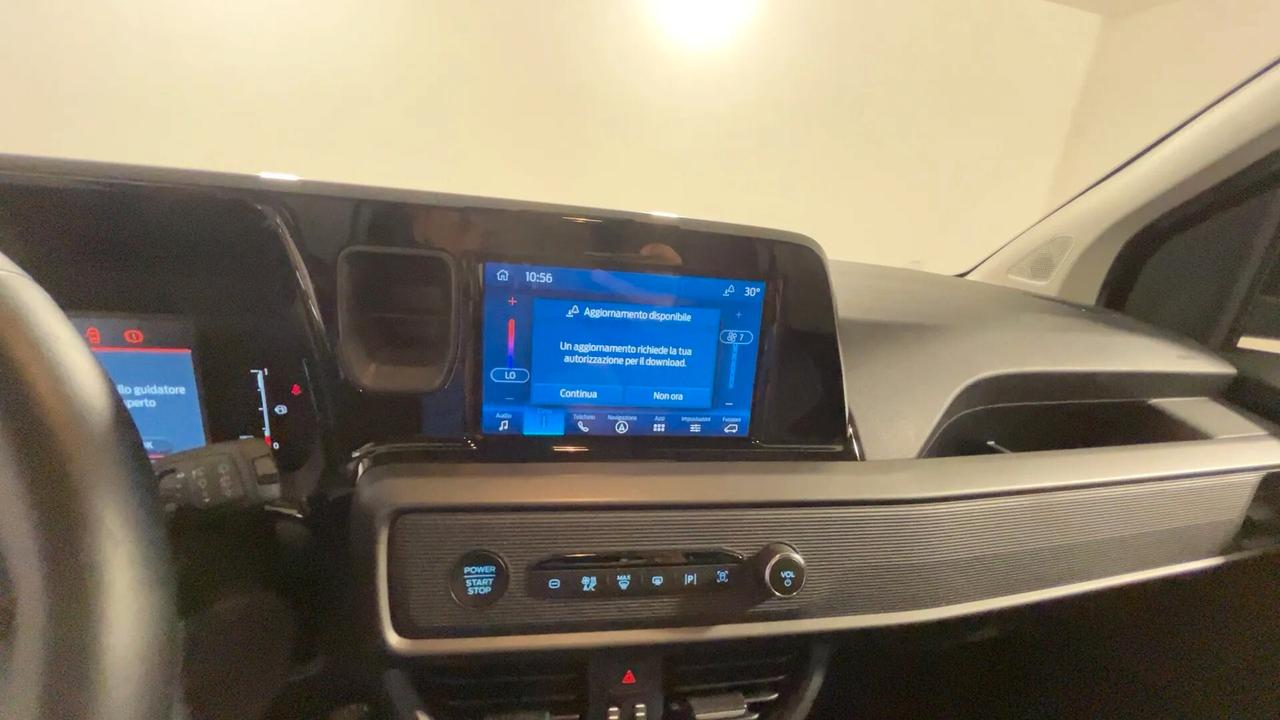 Ford Tourneo Courier 1.0 EcoBoost Titanium