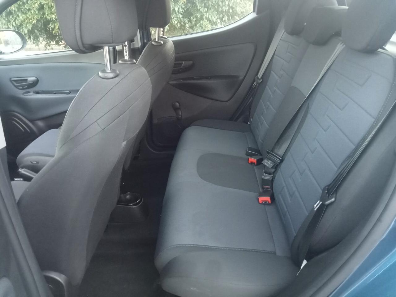 Lancia Ypsilon 1.0 FireFly 5 porte S&S Hybrid Platino