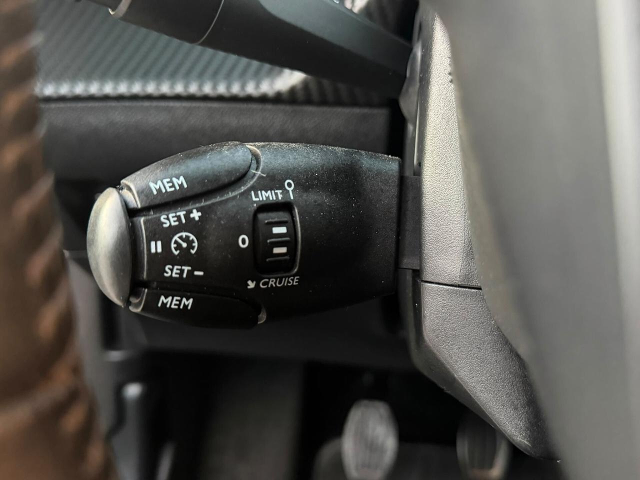 Peugeot 2008 1.2 Benzina 2021