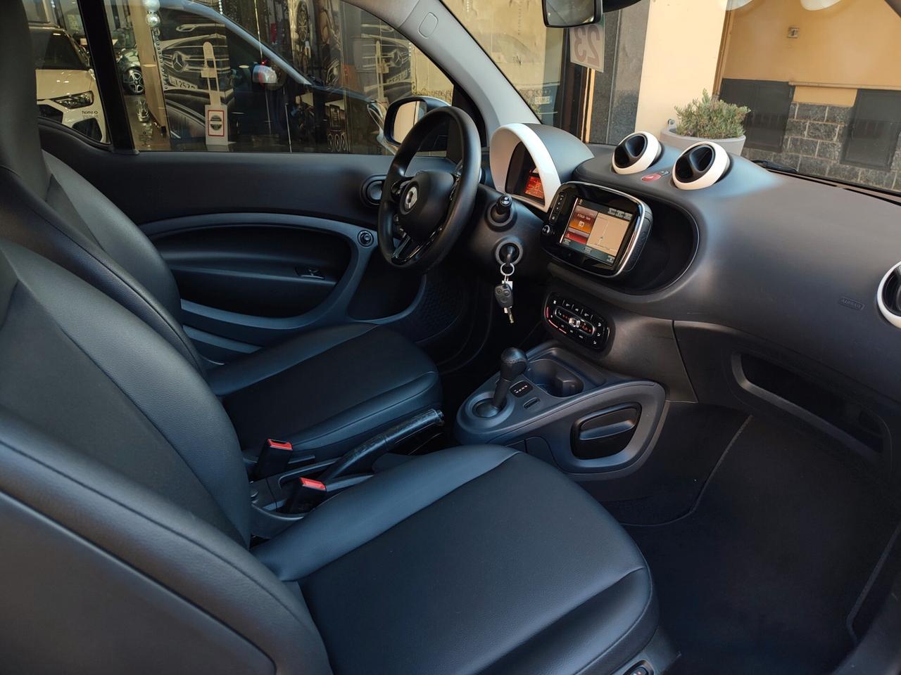 Smart ForTwo 70 1.0 twinamic Navi/Pelle/Panoramico