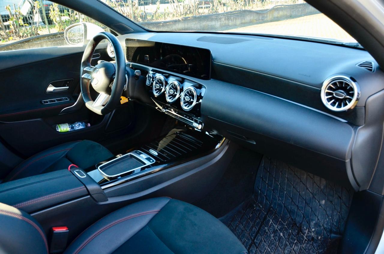 MERCEDES-BENZ A 250e PHEV PLUG IN PREMIUM AMG LINE 218cv AUTO, UNICOPROPRIETARIO, UFF ITALIANA, SERVICE MERCEDES, EURO 6D, RETROCAMERA, LUCI AMBIENTE A 64 COLORI, PERMUTE