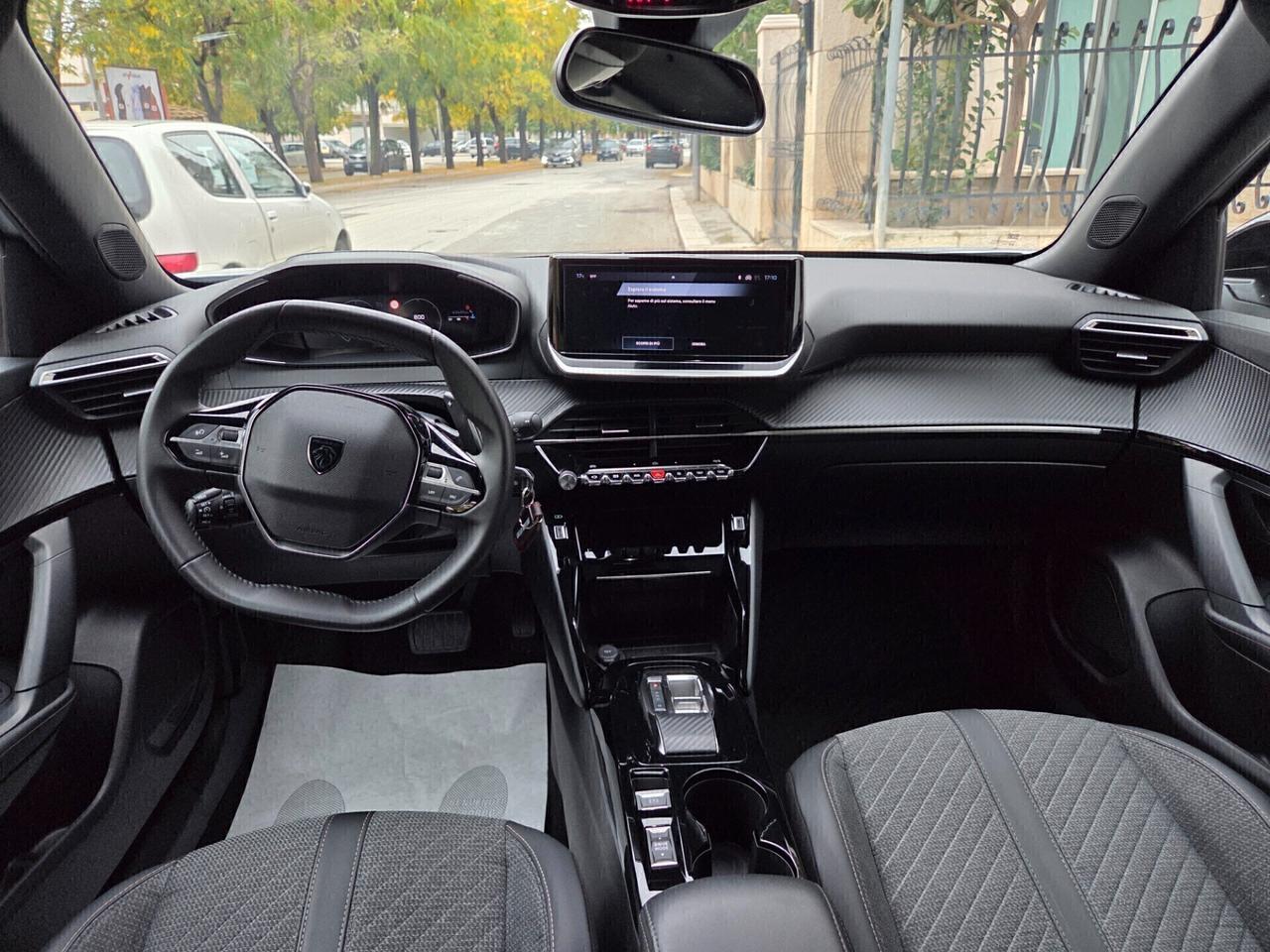 PEUGEOT 2008 ALLURE 130 EAT8 1/2024 RESTYLING