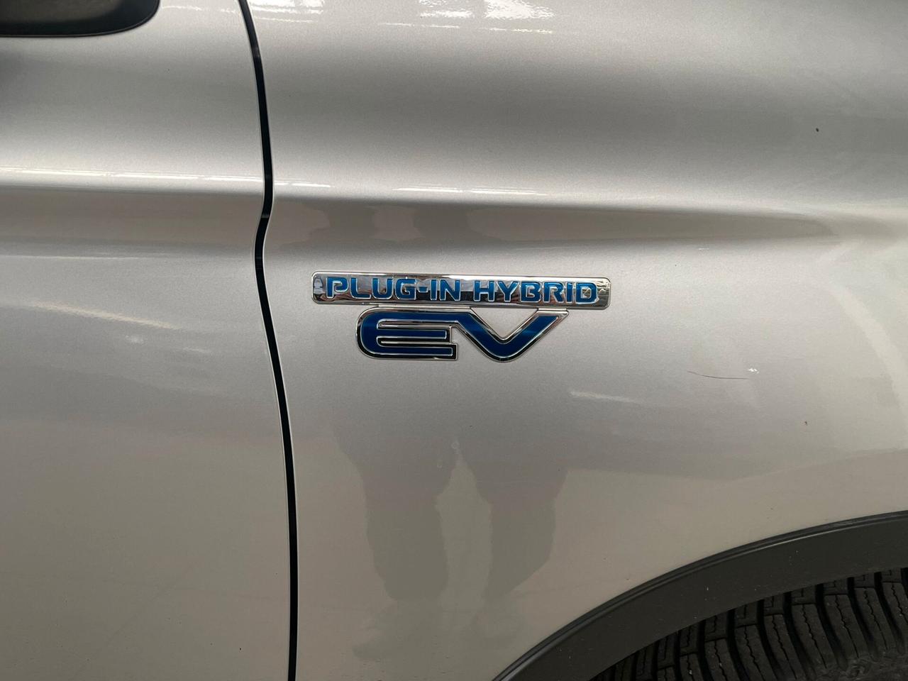 Mitsubishi Outlander 2.0 MIVEC 4WD PHEV Instyle Diamond