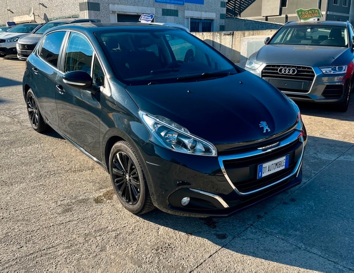 Peugeot 208 BlueHDi 75 5 porte Black Line