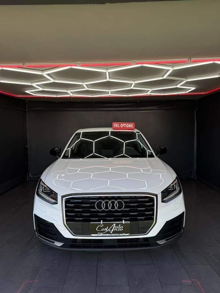 Audi Q2 35 TDI S tronic 150 cv Identity Black 2019