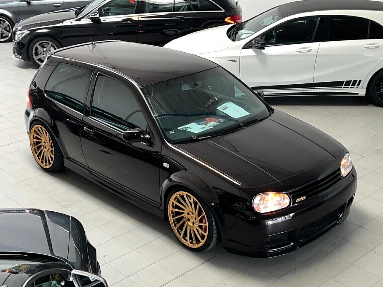 Volkswagen Golf R32