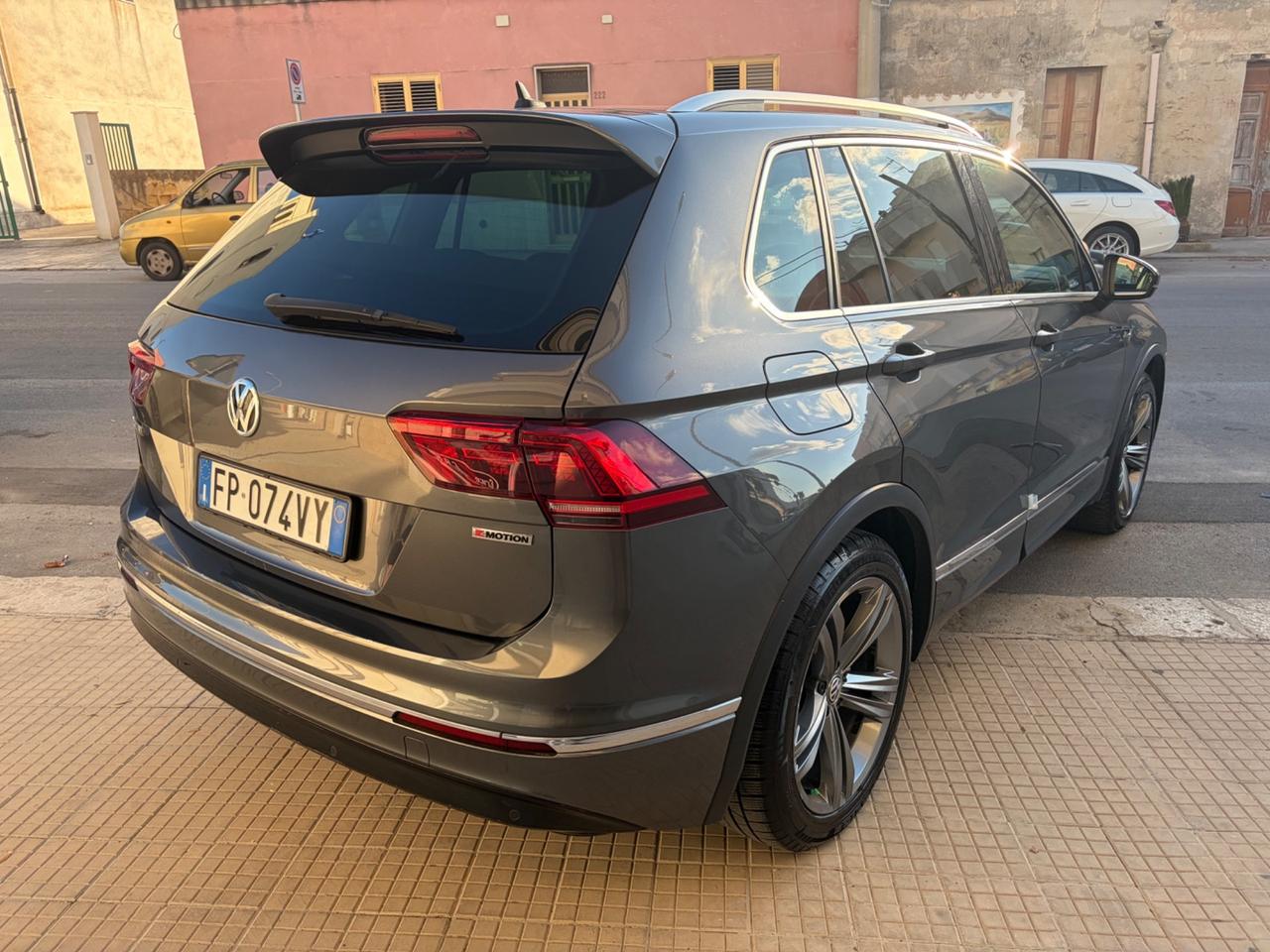 Volkswagen Tiguan 2.0 TDI SCR DSG 4MOTION Advanced BMT
