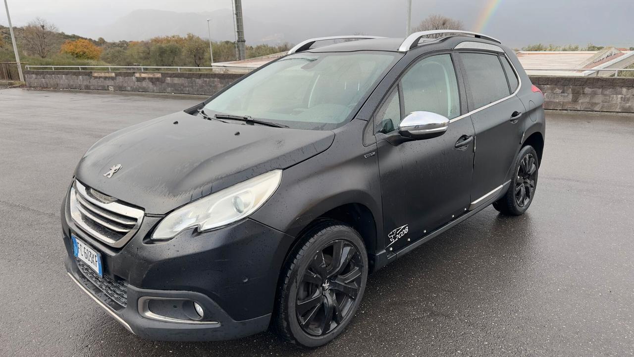Peugeot 2008 1.2 Turbo benzina CV 130 Black Matt