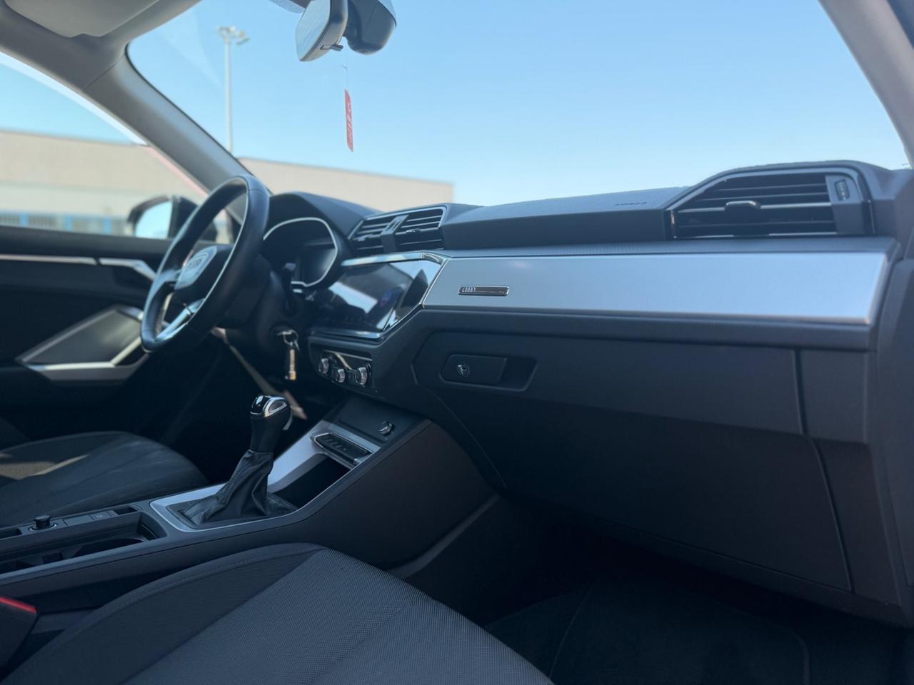 Audi Q3 35 TDI S tronic Business Advanced MATRIX /CAMERA/FULL