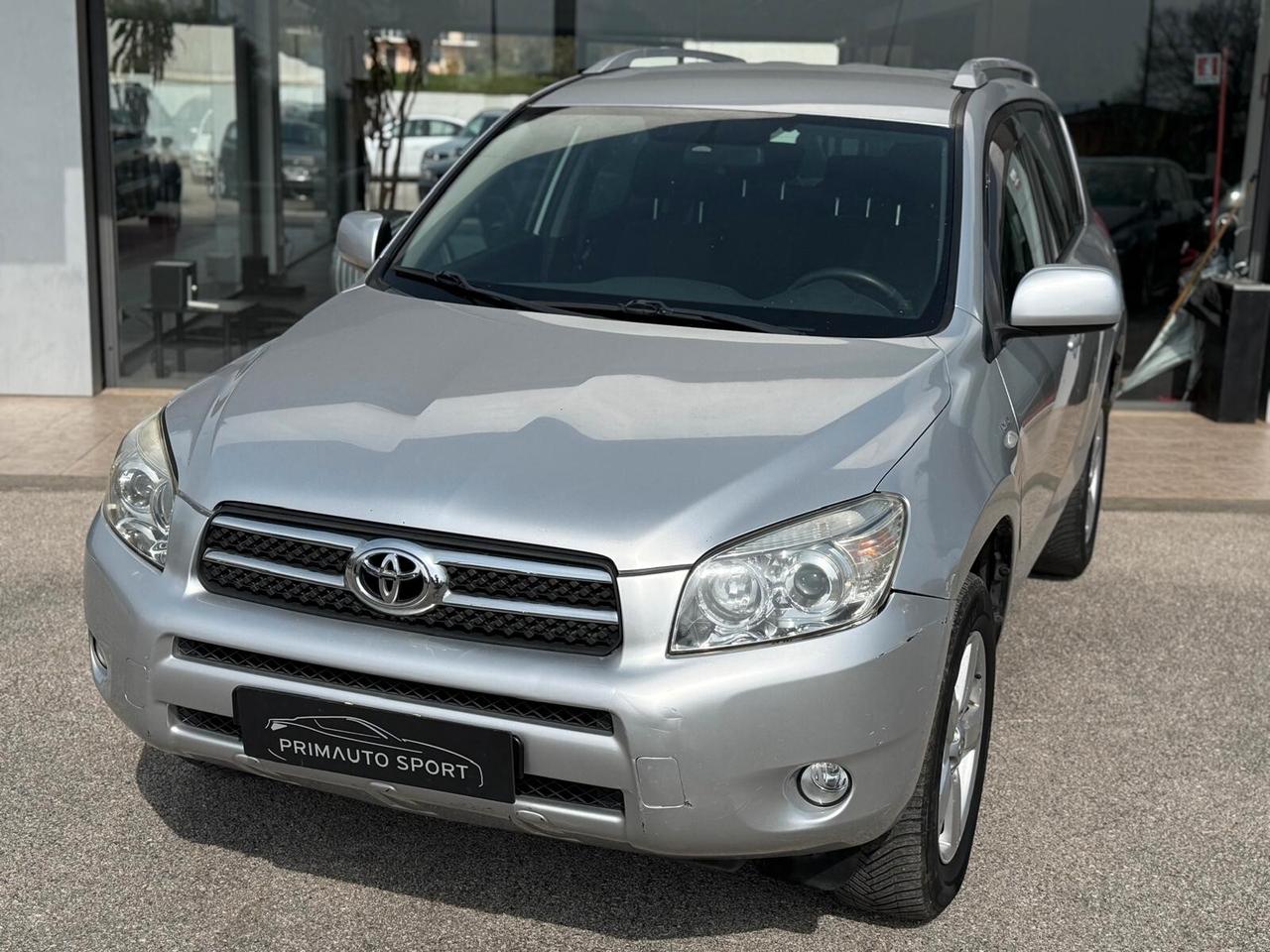 Toyota RAV 4 RAV4 2.2 D-4D 136 CV Sol BUONE CONDIZIONI OCCASIONE