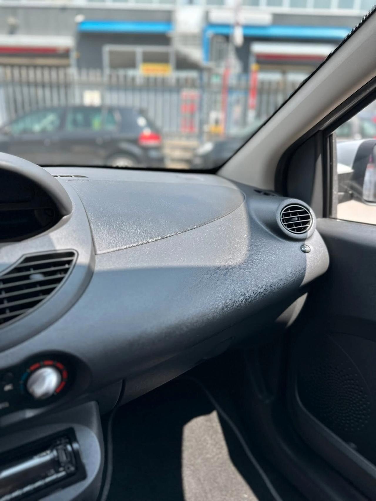 Renault Twingo 1.2 16V LEV Dynamique NEOPATENTATI