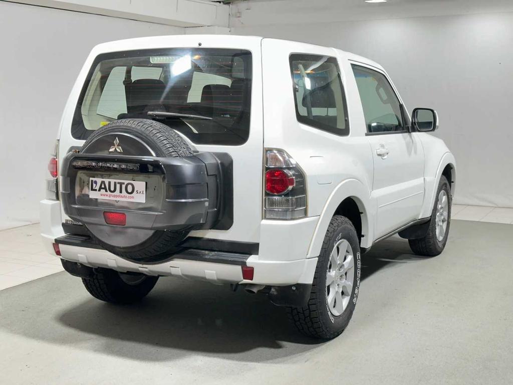 Mitsubishi Pajero 3.2 CR Invite 3p auto