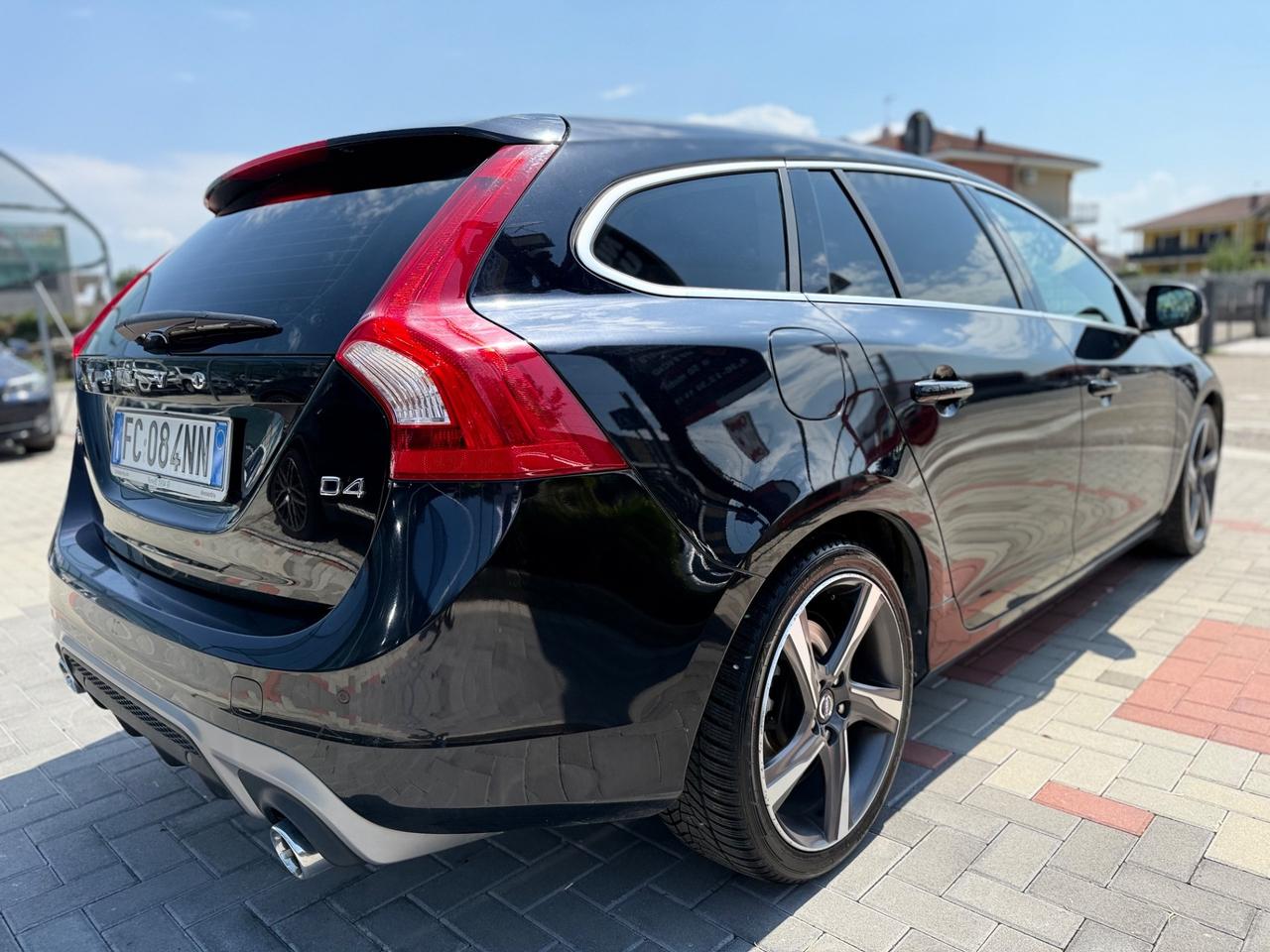Volvo V60 D4 Geartronic R-design-181CV UNIC PROPRIETARIO