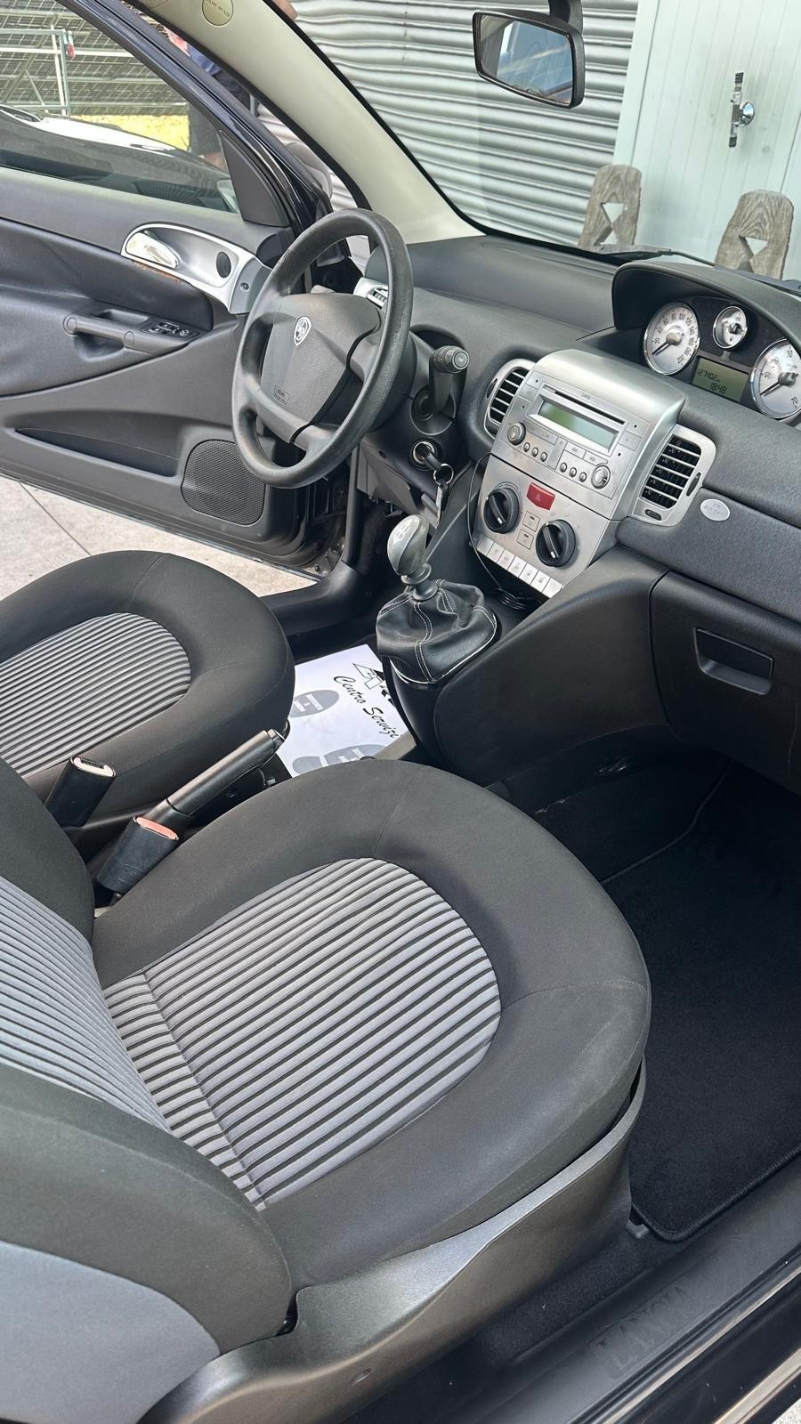 Lancia Ypsilon 1.2 Versus