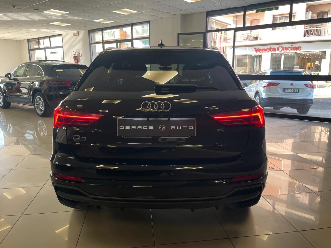 Audi Q3 2.0 TDI 150cv S line
