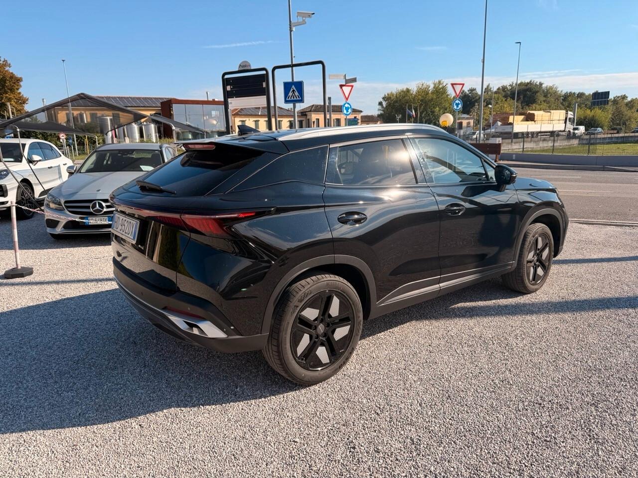 Omoda 5 SHS 1.5 TGDi Super Hybrid System 224 CV Premium Total Black