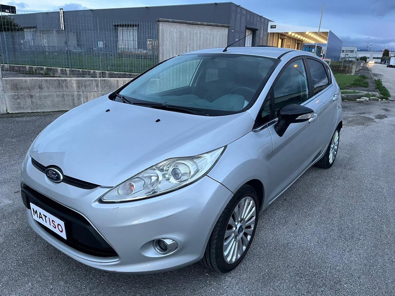 FORD FIESTA 1.4 B-GPL 5p Titanium 135000 km