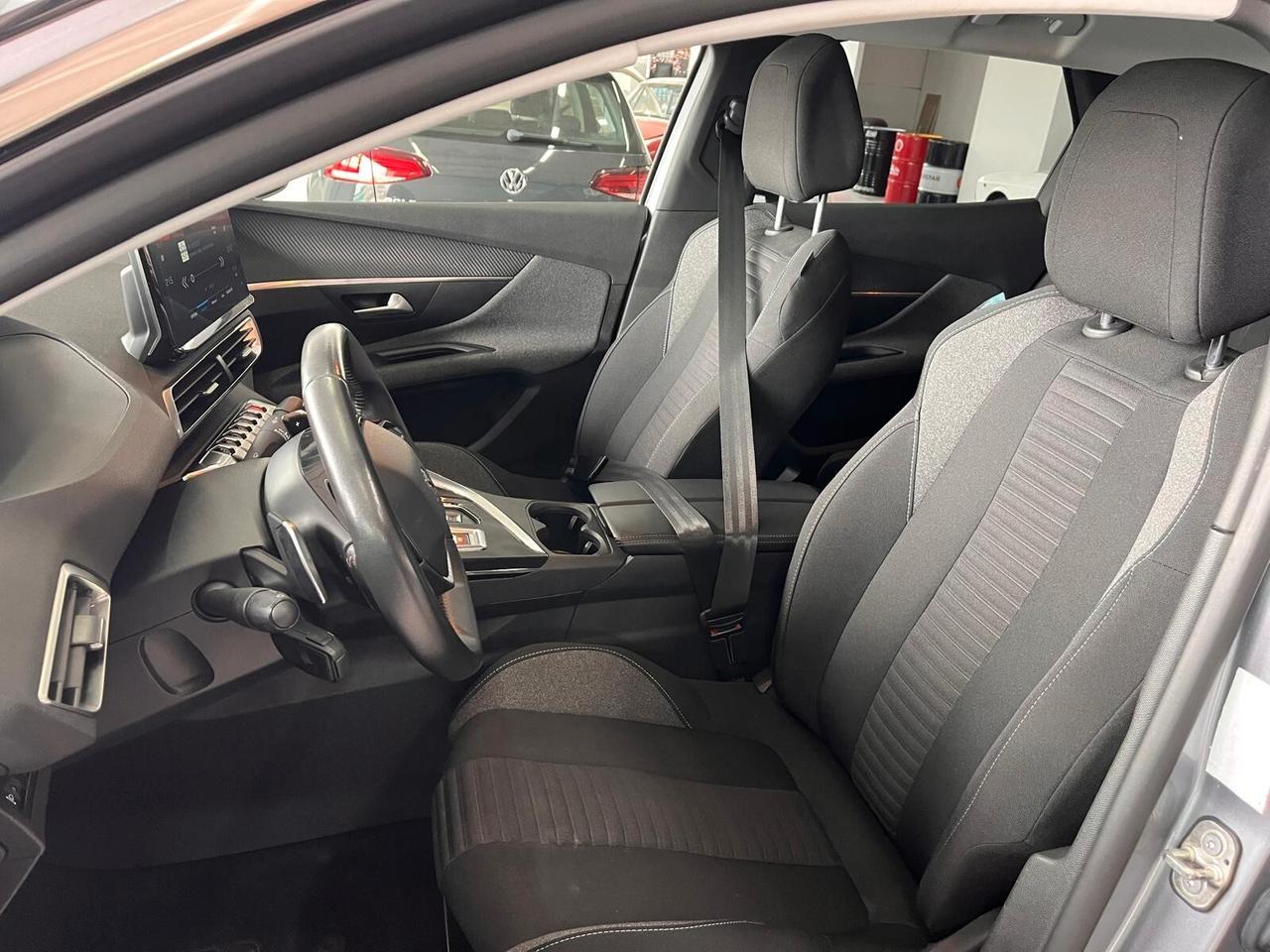 Peugeot 3008 BlueHDi 130 S&S EAT8 Active business Pack