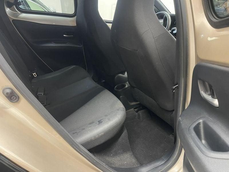 Toyota Aygo X 1.0B (72 CV) Lounge Air S-CVT